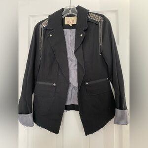Vintage BKE black one button biker
Style Denim jacket with chains and studs M